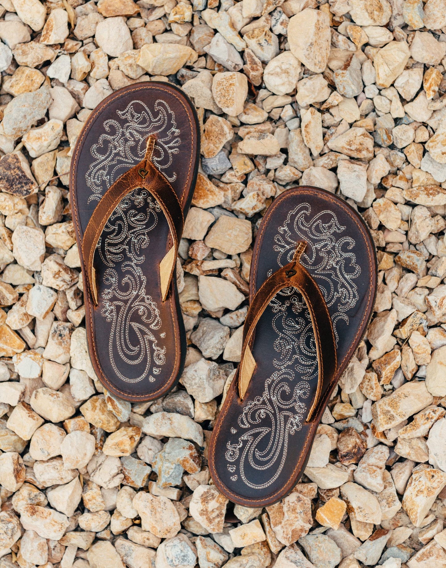 OLUKAI Paniolo Women's Beach Sandals, Distressed Full-Grain Leather Flip-Flop Slides, Wet Grip Soles, Compression Molded Footbed - Hawaiian Flair