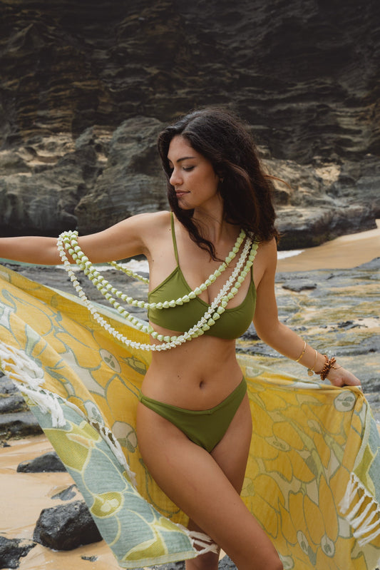Pua Kenikeni Luxurious Hawaiian Beach Towel - Hawaiian Flair